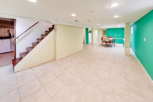 6744 N Oconto Avenue, Chicago, IL 60631