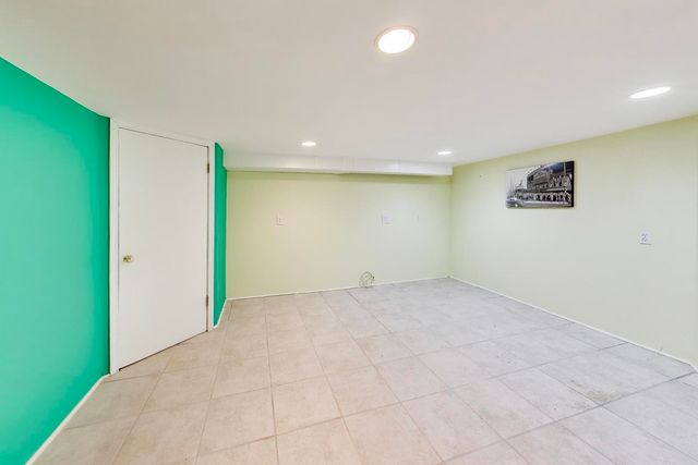 6744 N Oconto Avenue, Chicago, IL 60631