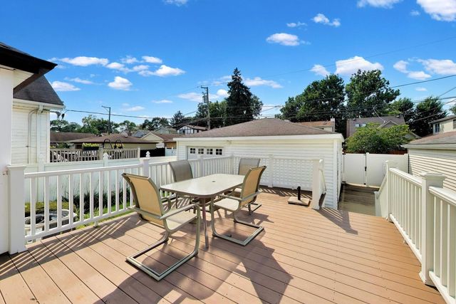 6744 N Oconto Avenue, Chicago, IL 60631