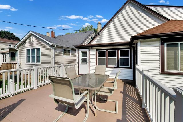 6744 N Oconto Avenue, Chicago, IL 60631