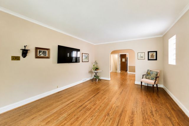 6744 N Oconto Avenue, Chicago, IL 60631
