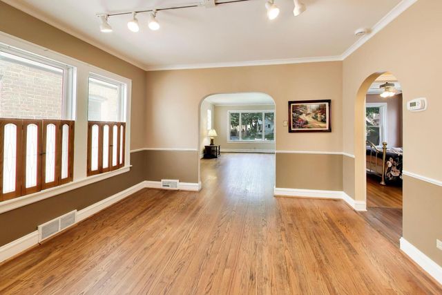 6744 N Oconto Avenue, Chicago, IL 60631