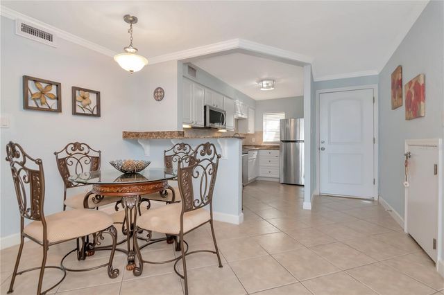 2675 ST JOSEPHS DRIVE E B, Dunedin, FL 34698