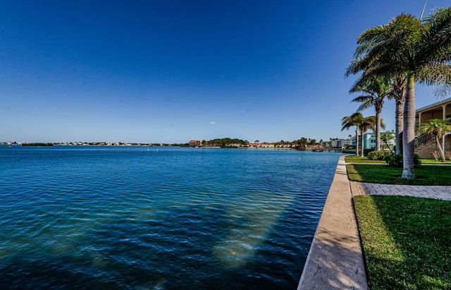 2675 ST JOSEPHS DRIVE E B, Dunedin, FL 34698