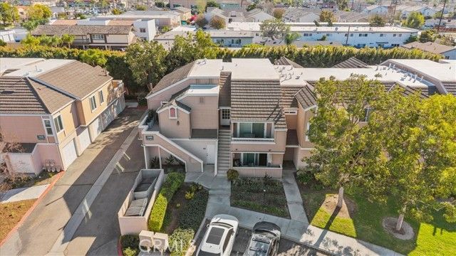 10450 E Briar Oaks B, Stanton, CA 90680