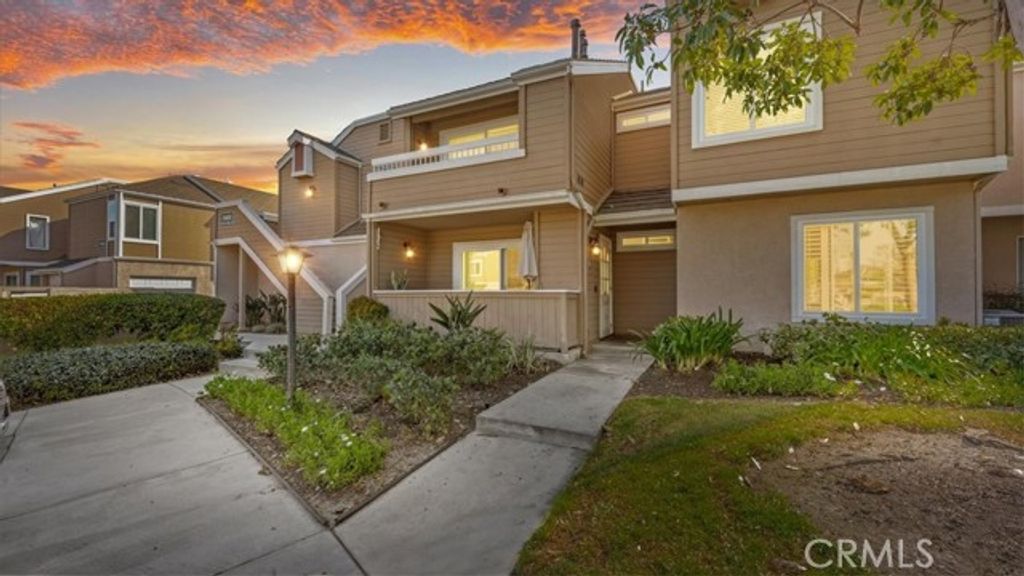 10450 E Briar Oaks B, Stanton, CA 90680