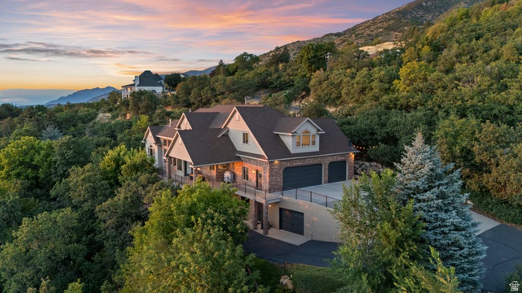 3203 E FERNWOOD DR, Layton, UT 84040 — exterior