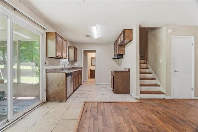 194 Brownlee Road SW, Atlanta, GA 30331