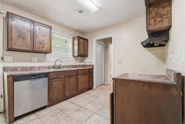 194 Brownlee Road SW, Atlanta, GA 30331