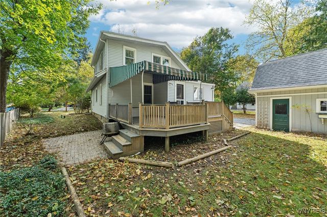 424 Linden Ave, Aurora, NY 14052