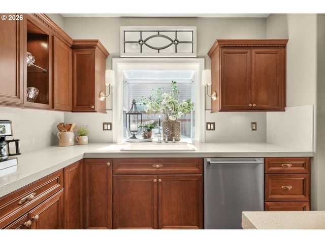 3085 Ne SUNBURST Ave, Hillsboro, OR 97124
