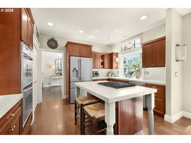 3085 Ne SUNBURST Ave, Hillsboro, OR 97124