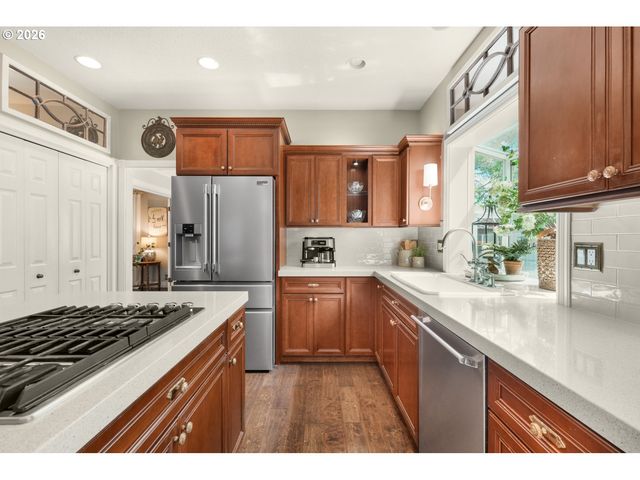3085 Ne SUNBURST Ave, Hillsboro, OR 97124