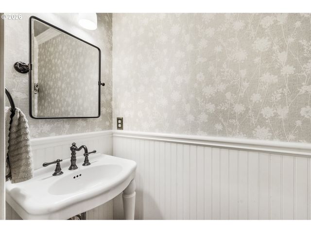 3085 Ne SUNBURST Ave, Hillsboro, OR 97124