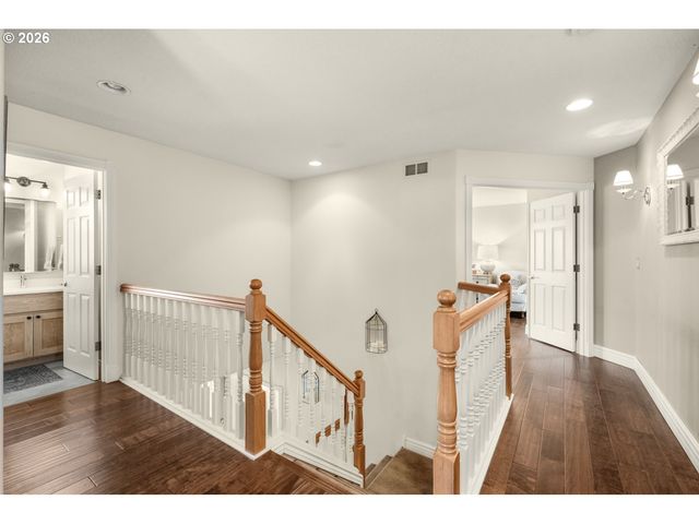 3085 Ne SUNBURST Ave, Hillsboro, OR 97124
