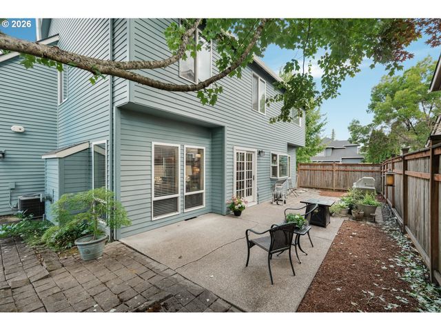 3085 Ne SUNBURST Ave, Hillsboro, OR 97124