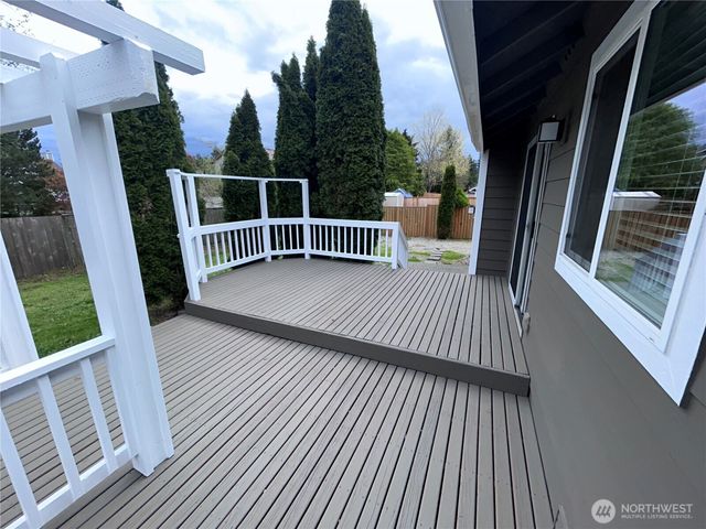 28016 231st Place SE, Maple Valley, WA 98038