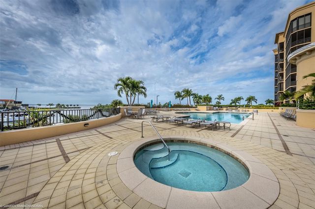 3313 SUNSET KEY CIRCLE 104, Punta Gorda, FL 33955