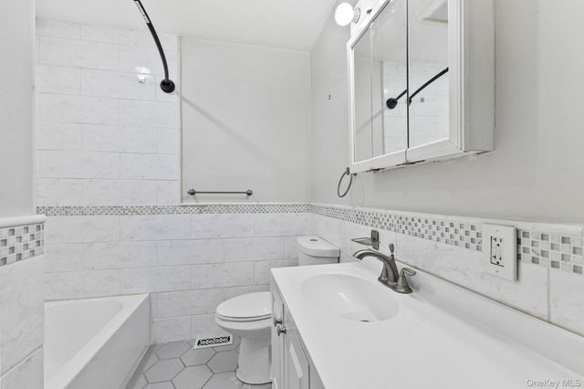 43 Clifford Place 43, Harrison, NY 10528