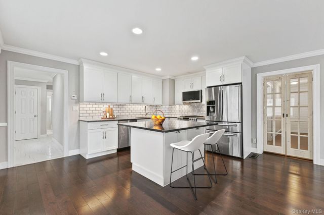 43 Clifford Place 43, Harrison, NY 10528