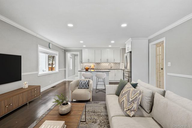 43 Clifford Place 43, Harrison, NY 10528