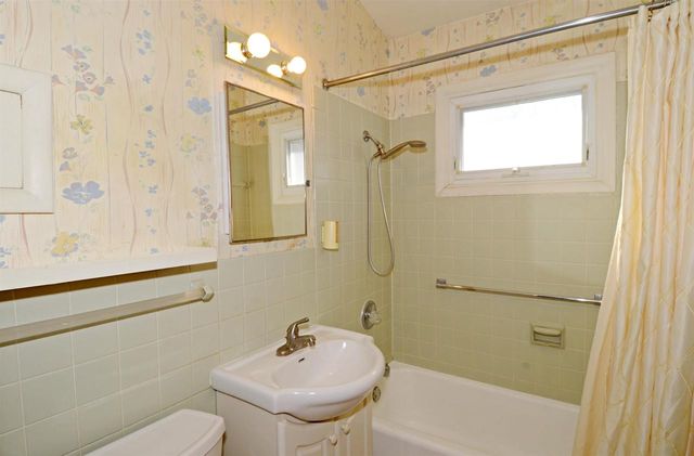 5511 Maywood Road, Monona, WI 53716