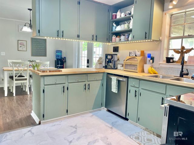 609 E Pine Street, Atmore, AL 36502