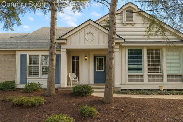 7533 Danbury Drive, West Bloomfield Charter Township, MI 48322