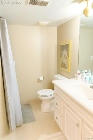 7533 Danbury Drive, West Bloomfield Charter Township, MI 48322