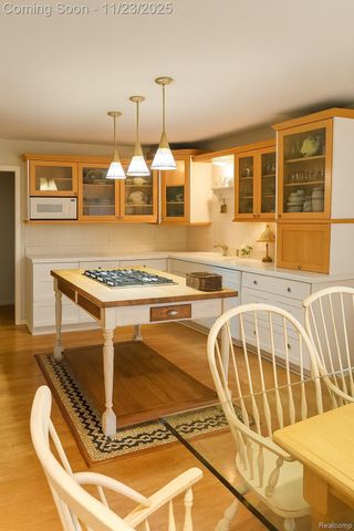 7533 Danbury Drive, West Bloomfield Charter Township, MI 48322