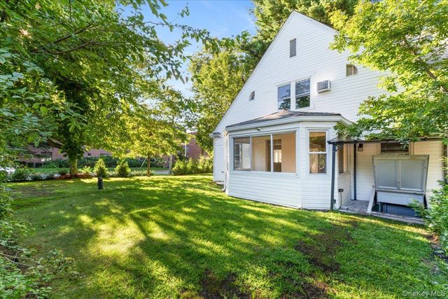 19 Gilchrest Road, Great Neck, NY 11021