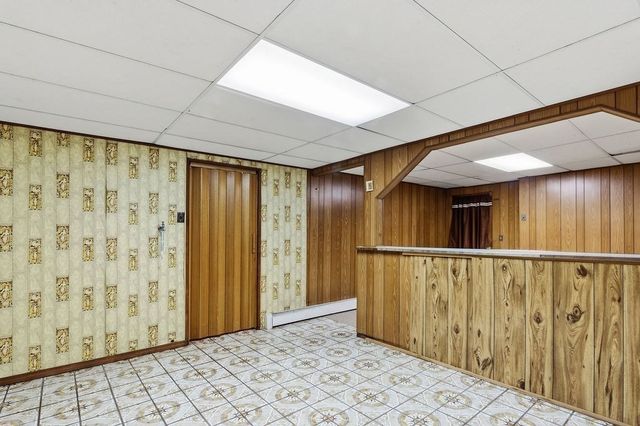 7 Charlotte Dr, Bristol, RI 02809