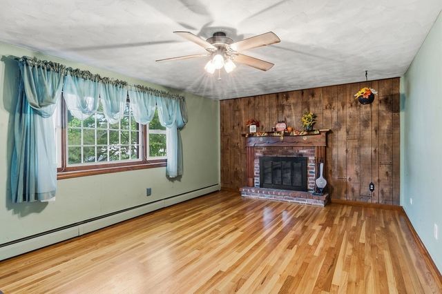 7 Charlotte Dr, Bristol, RI 02809