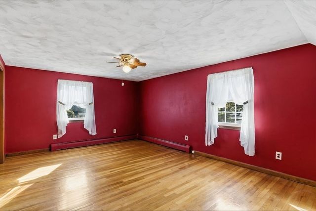 7 Charlotte Dr, Bristol, RI 02809
