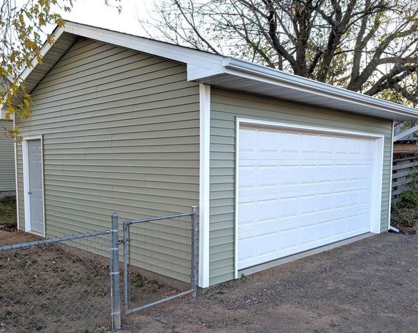 1915 N 53rd St, Superior, WI 54880