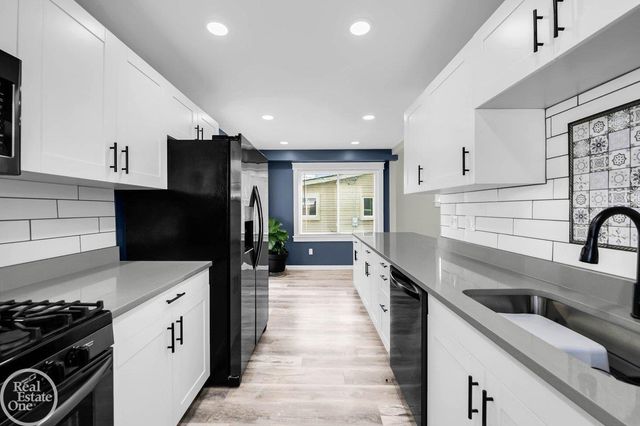 22816 Shakespeare Street, Eastpointe, MI 48021