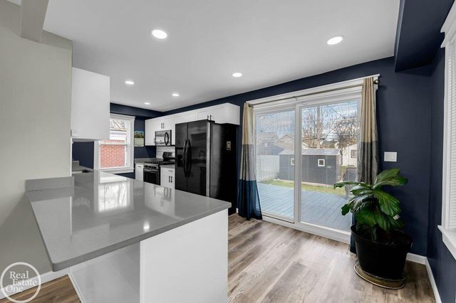 22816 Shakespeare Street, Eastpointe, MI 48021