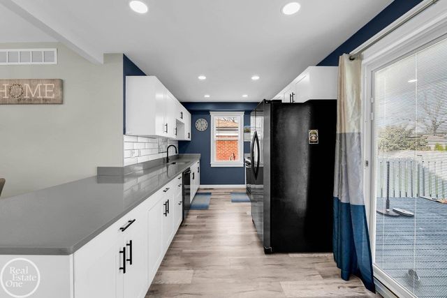 22816 Shakespeare Street, Eastpointe, MI 48021