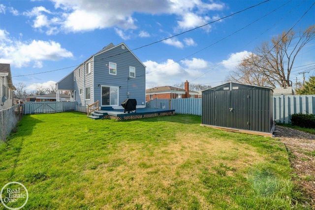 22816 Shakespeare Street, Eastpointe, MI 48021