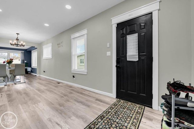 22816 Shakespeare Street, Eastpointe, MI 48021