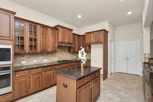 1122 Boxwood Place, Friendswood, TX 77546