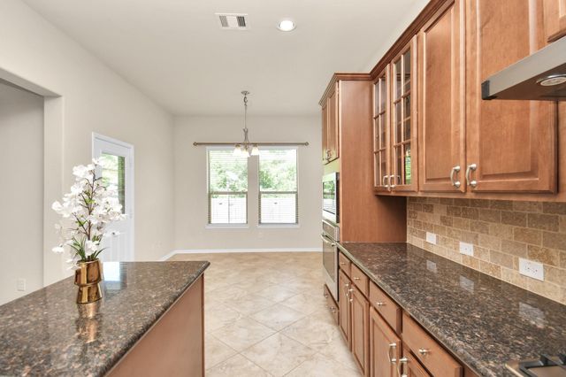 1122 Boxwood Place, Friendswood, TX 77546