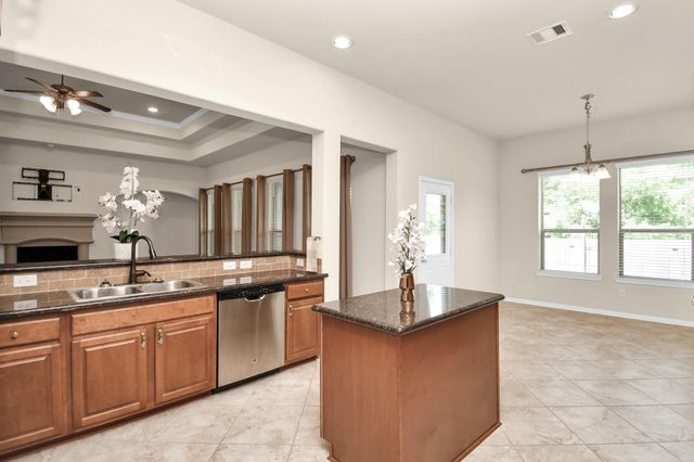 1122 Boxwood Place, Friendswood, TX 77546