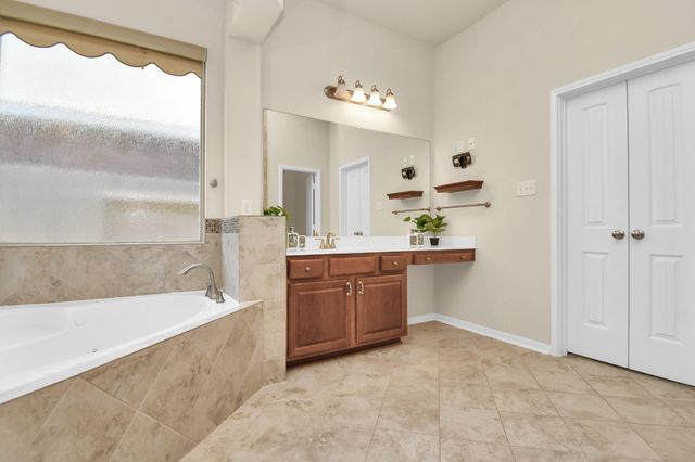 1122 Boxwood Place, Friendswood, TX 77546