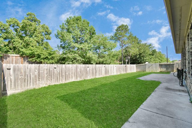 1122 Boxwood Place, Friendswood, TX 77546
