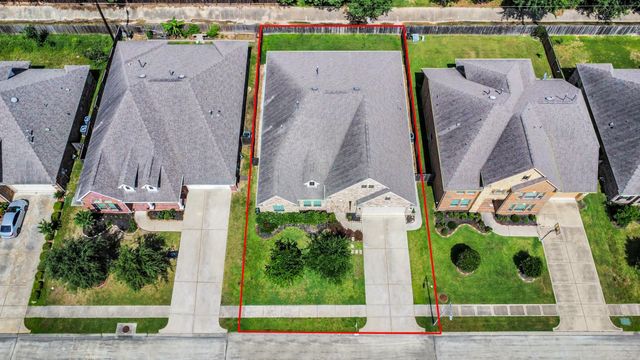 1122 Boxwood Place, Friendswood, TX 77546