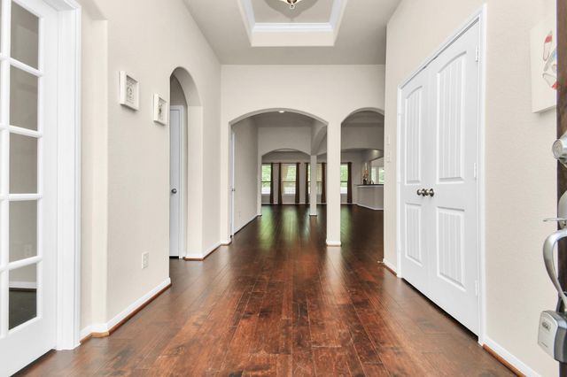 1122 Boxwood Place, Friendswood, TX 77546