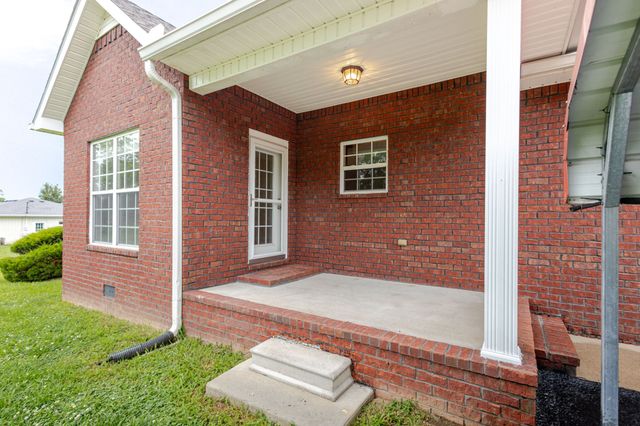 104 Redbud Dr, Shelbyville, TN 37160