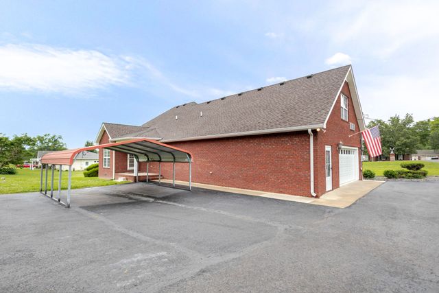 104 Redbud Dr, Shelbyville, TN 37160