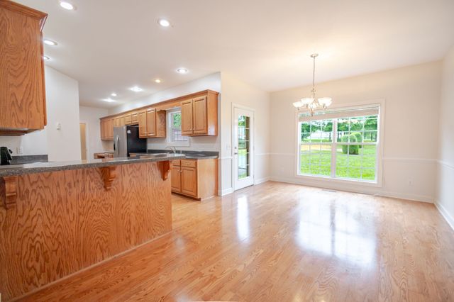 104 Redbud Dr, Shelbyville, TN 37160